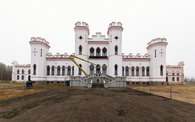 Quatre châteaux de Biélorussie en une journée Village biélorusse de Kossovo pendant l'histoire de la Seconde Guerre mondiale